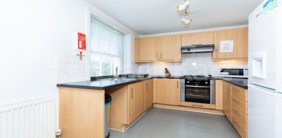 			MINS TO UCL, SOAS & LSE, 4 Bedroom, 1 bath, 1 reception Flat			 Bedford Place, BLOOMSBURY